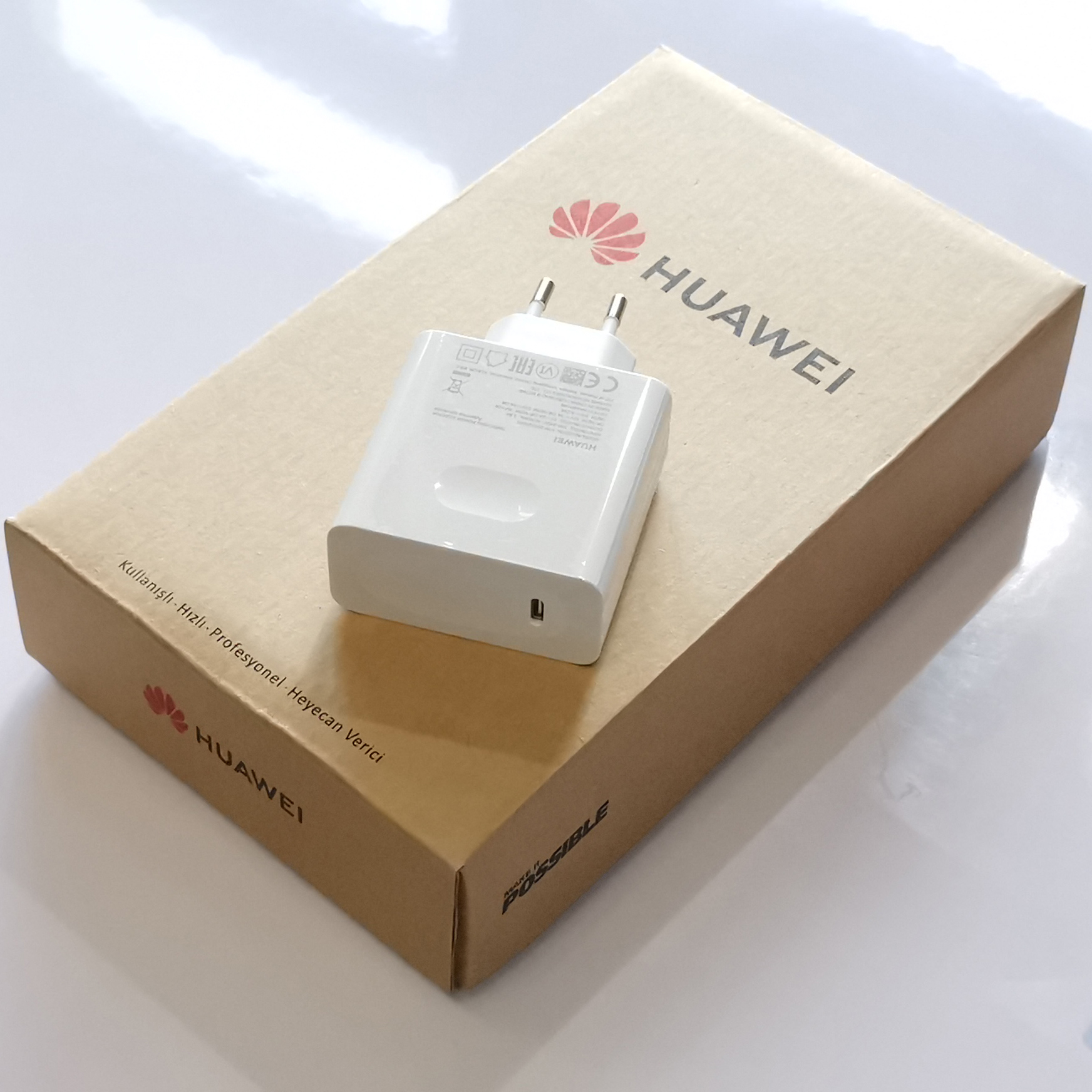 HUAWEI Matebook 13 Şarj Adaptörü Beyaz
